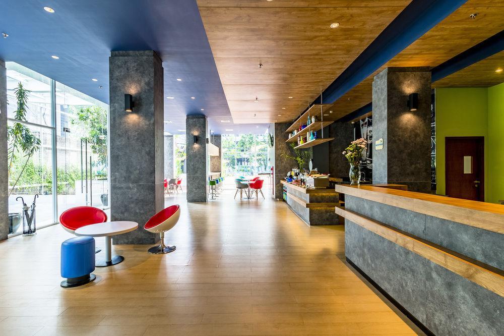 Deka Hotel Surabaya Hr Muhammad Exterior foto
