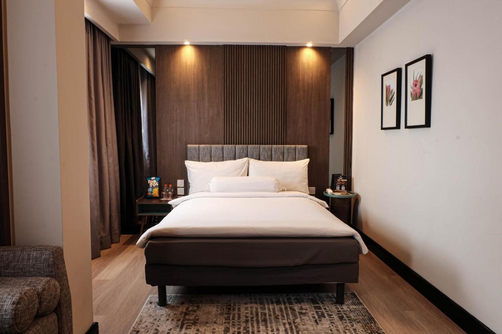 Deka Hotel Surabaya Hr Muhammad Zimmer foto